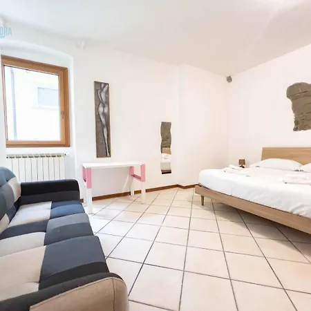 San Maurizio 9 Tirabora Short Rent Daire