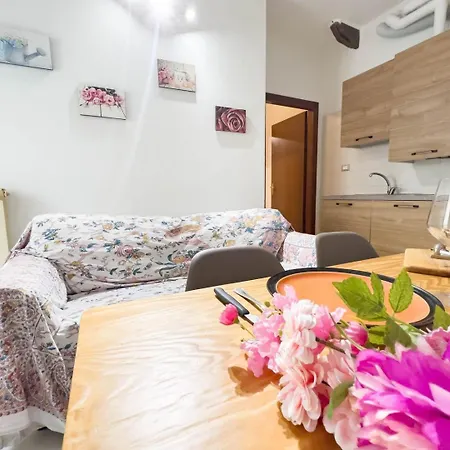 San Maurizio 9 Tirabora Short Rent Daire *